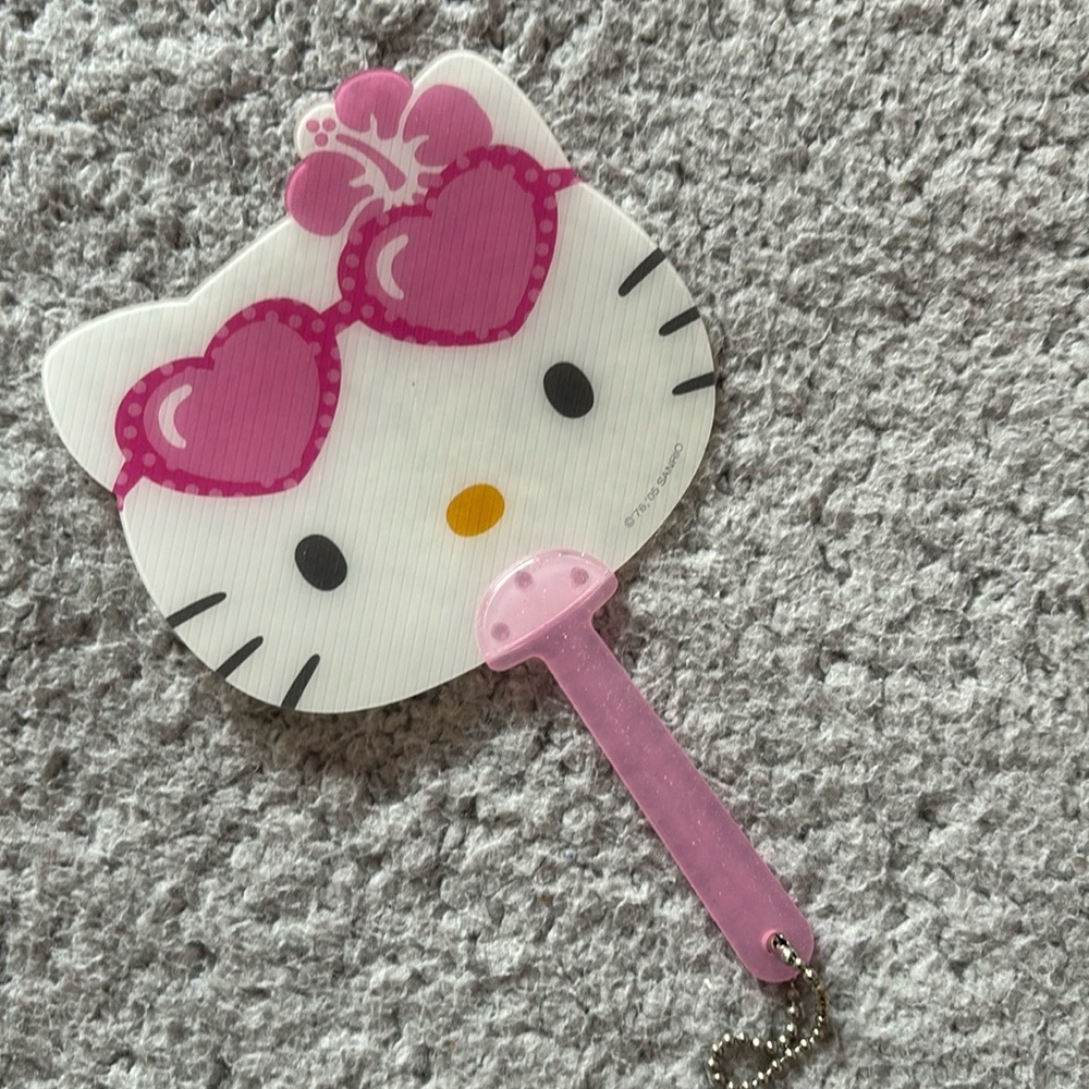 2000’s Hello Kitty Fan